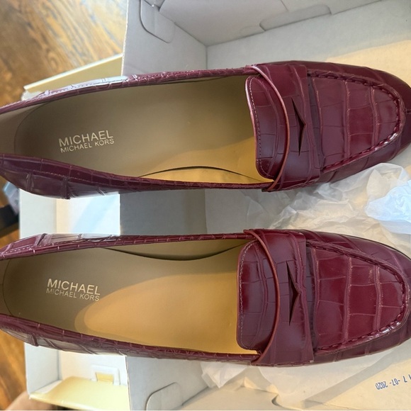 Burgundy Croc-Embossed Block Heel Loafers - Picture 1 of 5